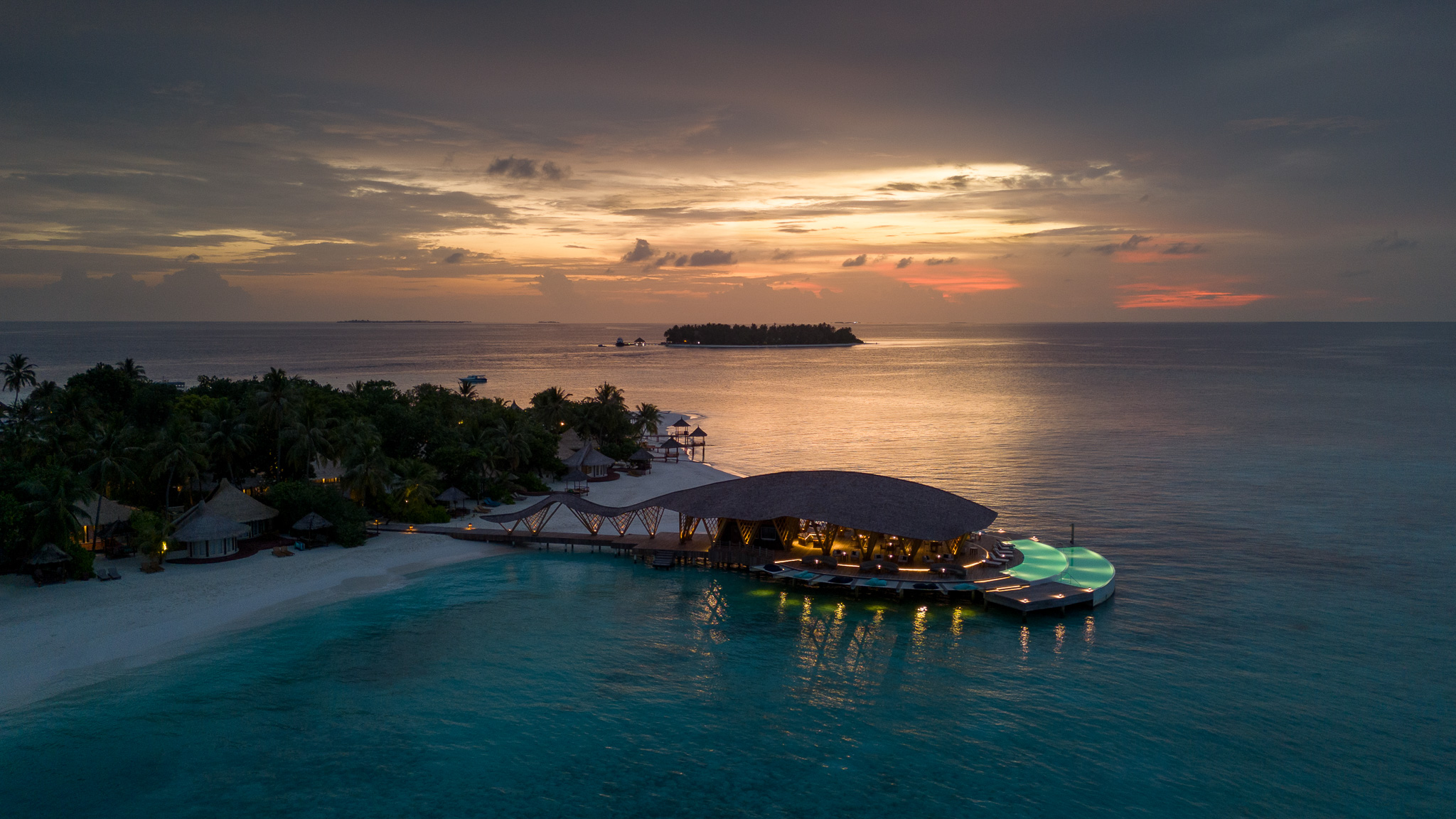 Madi Hiyaa Restaurant Aerial Sunset